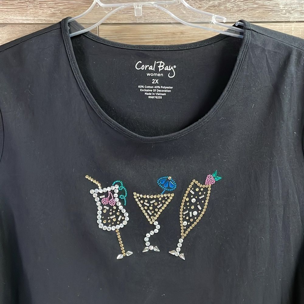 CORAL BAY Womens Plus Size 2X Scoop Neck Embellished Cocktails Graphic Top Black